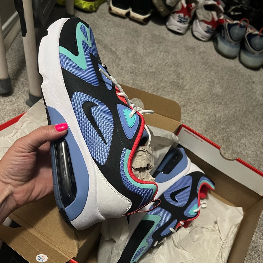 Men’s Nike Airmax 200